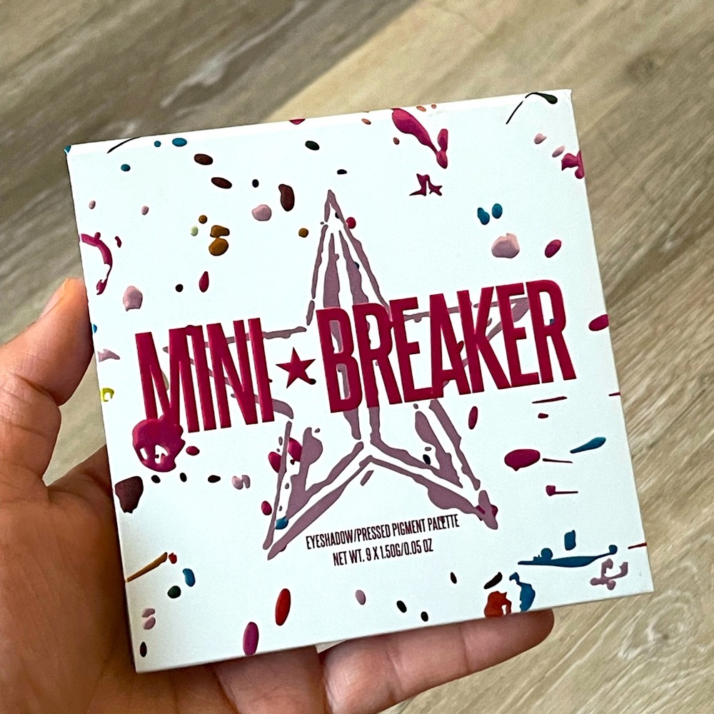 Jeffree Star “Mini Breaker” eyeshadow pallet.